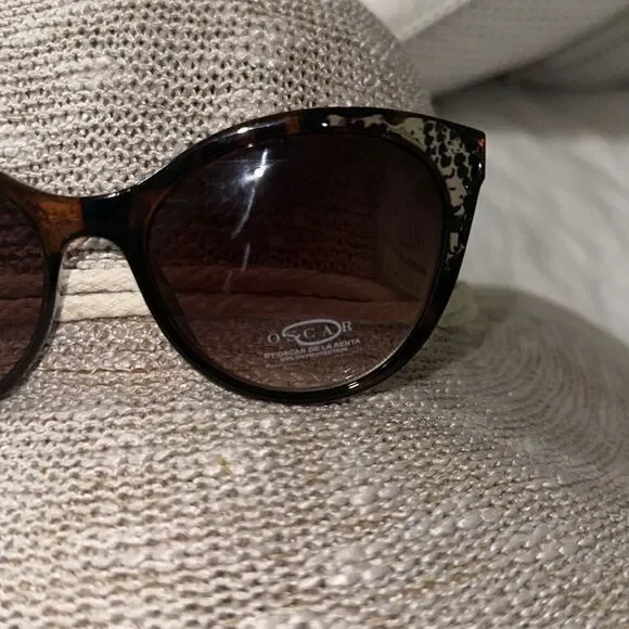 OSCAR x Oscar de la Renta 100% UV Marble Brown Gold Animal Print Sunglasses - Picture 5 of 13